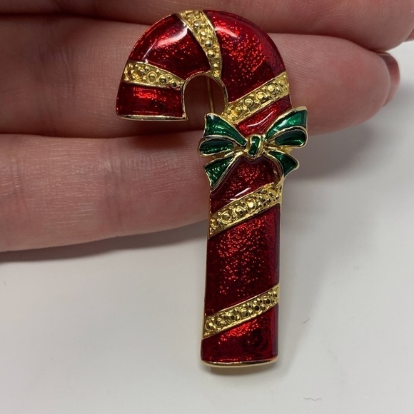 Small Festive Red and White Candy Cane Brooch Pin - Picture 3 of 6